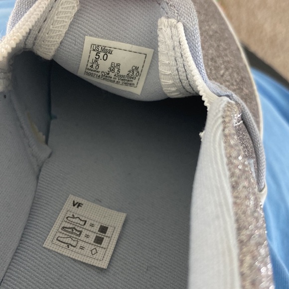 NWOT VANS - Picture 4 of 4